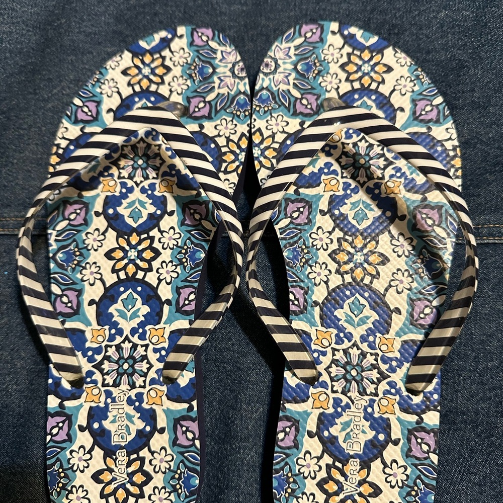 Vera Bradley Blue and White Sandals with Intricate Design NWOT